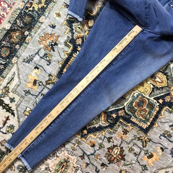 🪞Gloria Vanderbilt Petites Alexandra Silver Embellished High Rise Frayed Edge - Picture 9 of 10